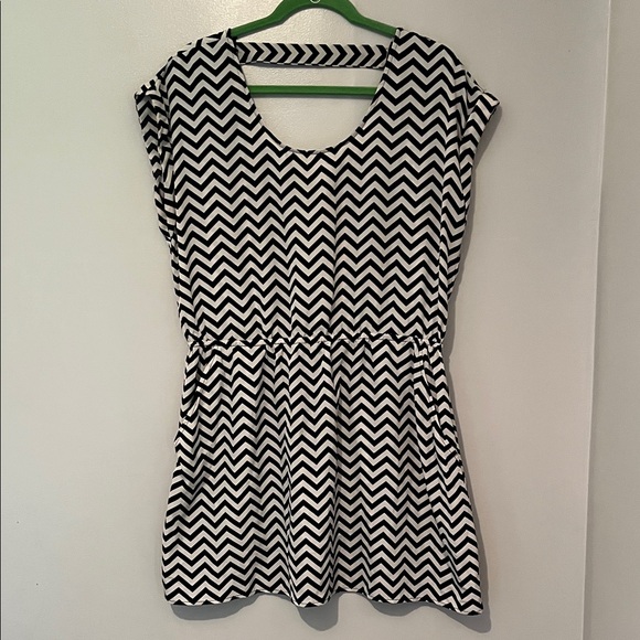 Candie's Dresses & Skirts - Candies Chevron Patterned Women's Dress XL